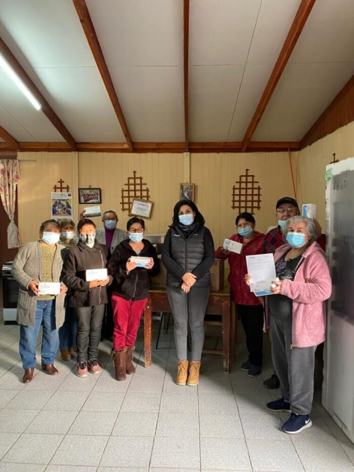 Foto donación artículos de aseo (2)