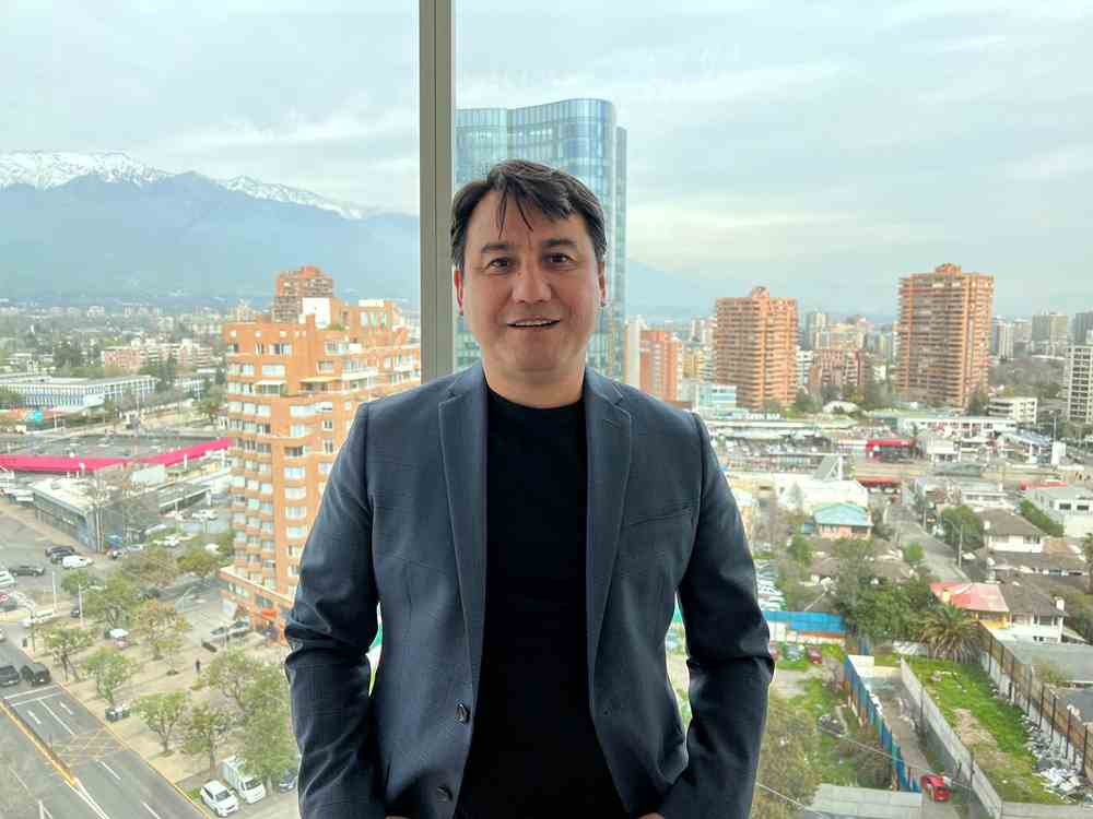 cristian martinez_LRMCOMUNICACIONES-compressed