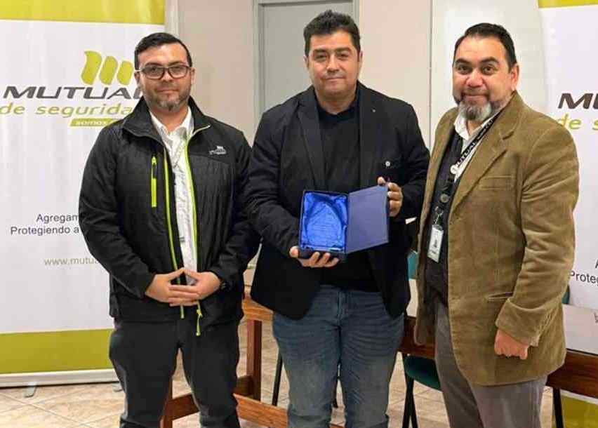 Nota-Premiacion-Seguridad-Mutual-interna-2b-compressed-compressed