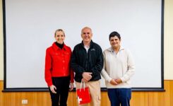 VISITA EMBAJADORA 10-06-26-16-compressed